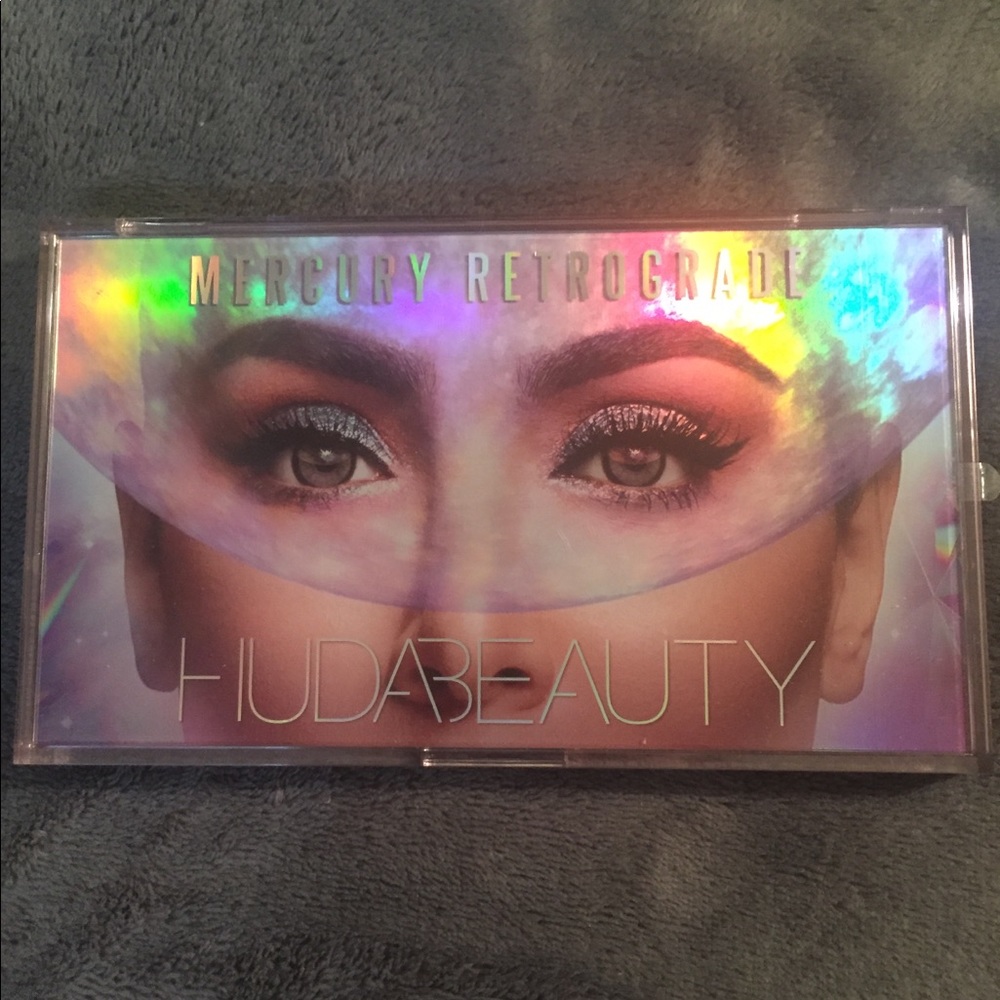 Huda beauty Mercury Retrograde palette